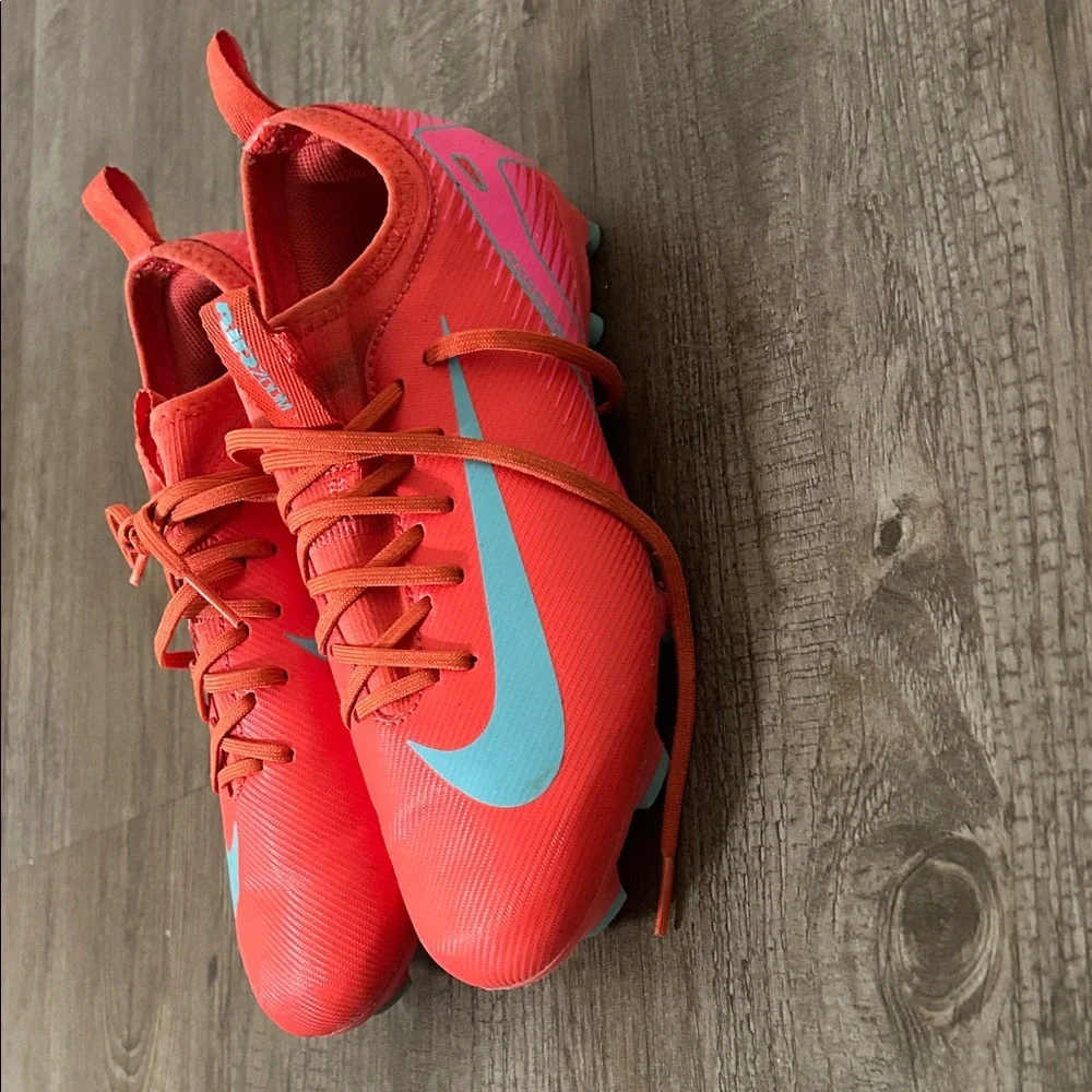 Nike Mercurial Vapor 16 soccer cleats.